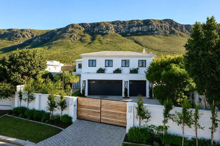 6 Bedroom Property for Sale in Hermanus Heights Western Cape